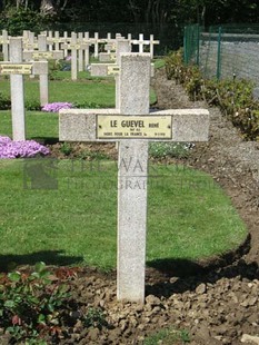 GLAGEON COMMUNAL CEMETERY - LE GUEVEL, RENE